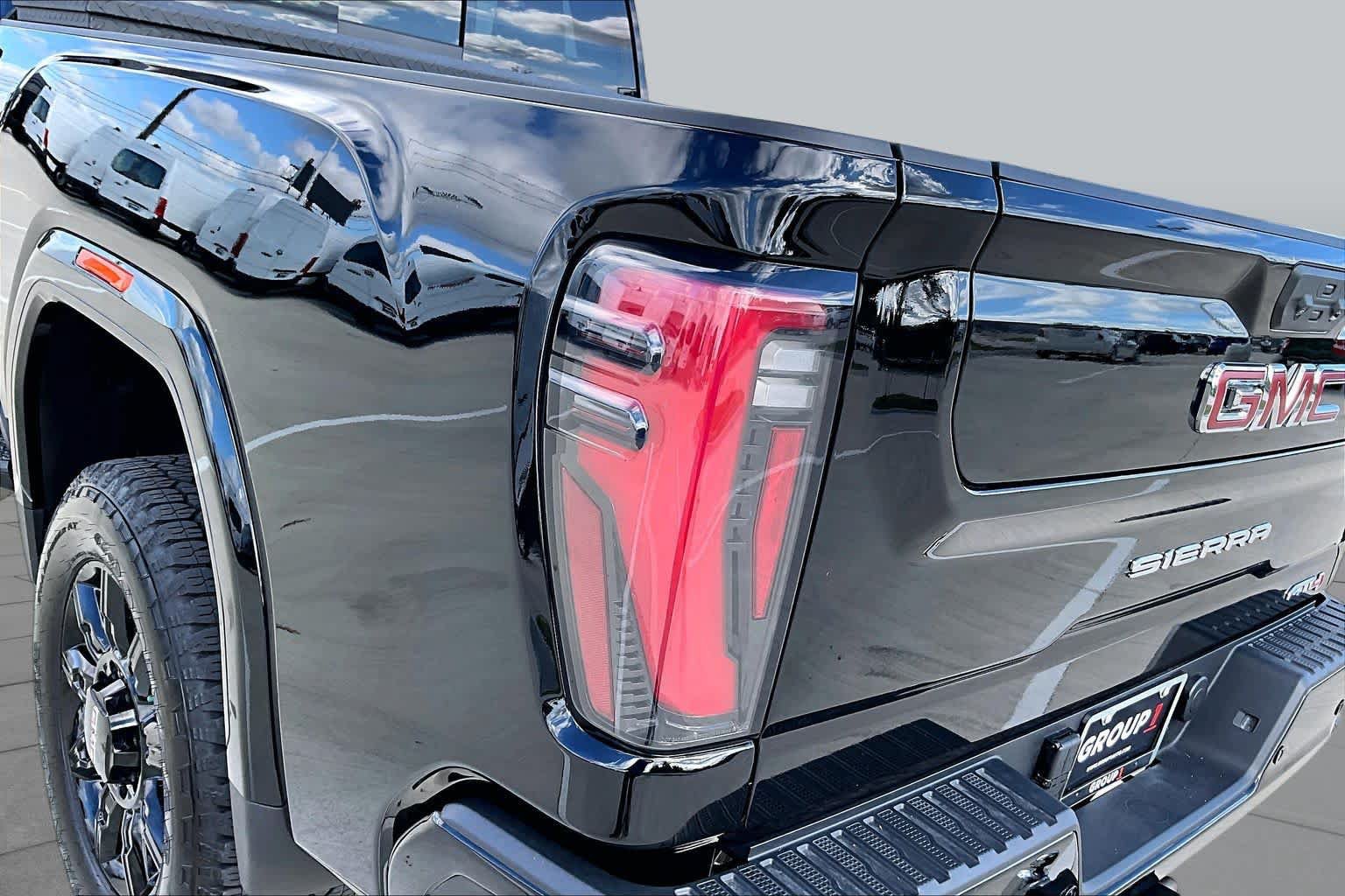 Used 2026 GMC Sierra 2500 AT4 w/ AT4 Premium Plus Package AWD/4WD image 28