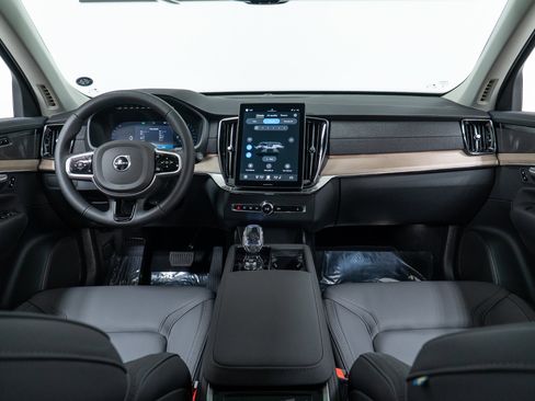 New 2026 Volvo XC90 B6 Plus w/ Protection Package Premier image 15