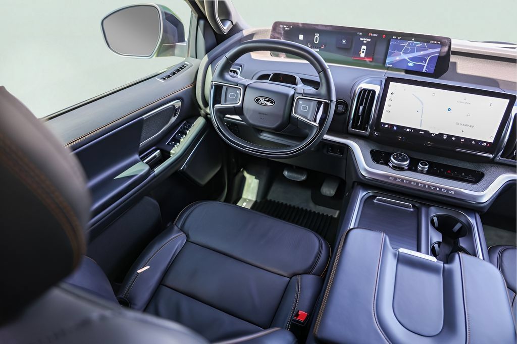Used 2025 Ford Expedition Tremor AWD/4WD image 28