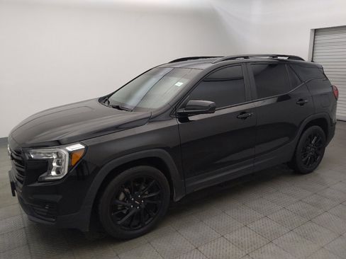 Used 2023 GMC Terrain SLE w/ Driver Convenience Package FWD image 2