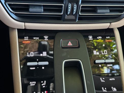 Certified 2023 Porsche Macan S AWD/4WD image 23