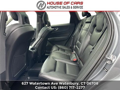 Used 2018 Volvo XC60 T5 Momentum w/ Vision Package image 10