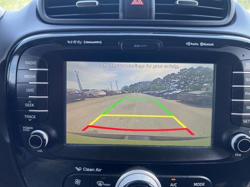 Used 2016 Kia Soul + w/ Audio Package FWD image 18