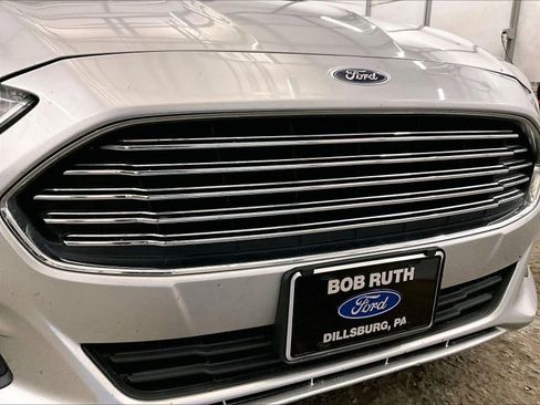 Used 2016 Ford Fusion SE FWD image 29