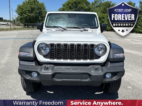 Used 2025 Jeep Wrangler Sport AWD/4WD image 10
