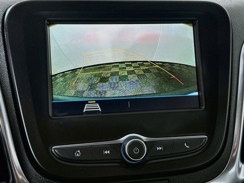 Used 2019 Chevrolet Equinox LS AWD/4WD image 13