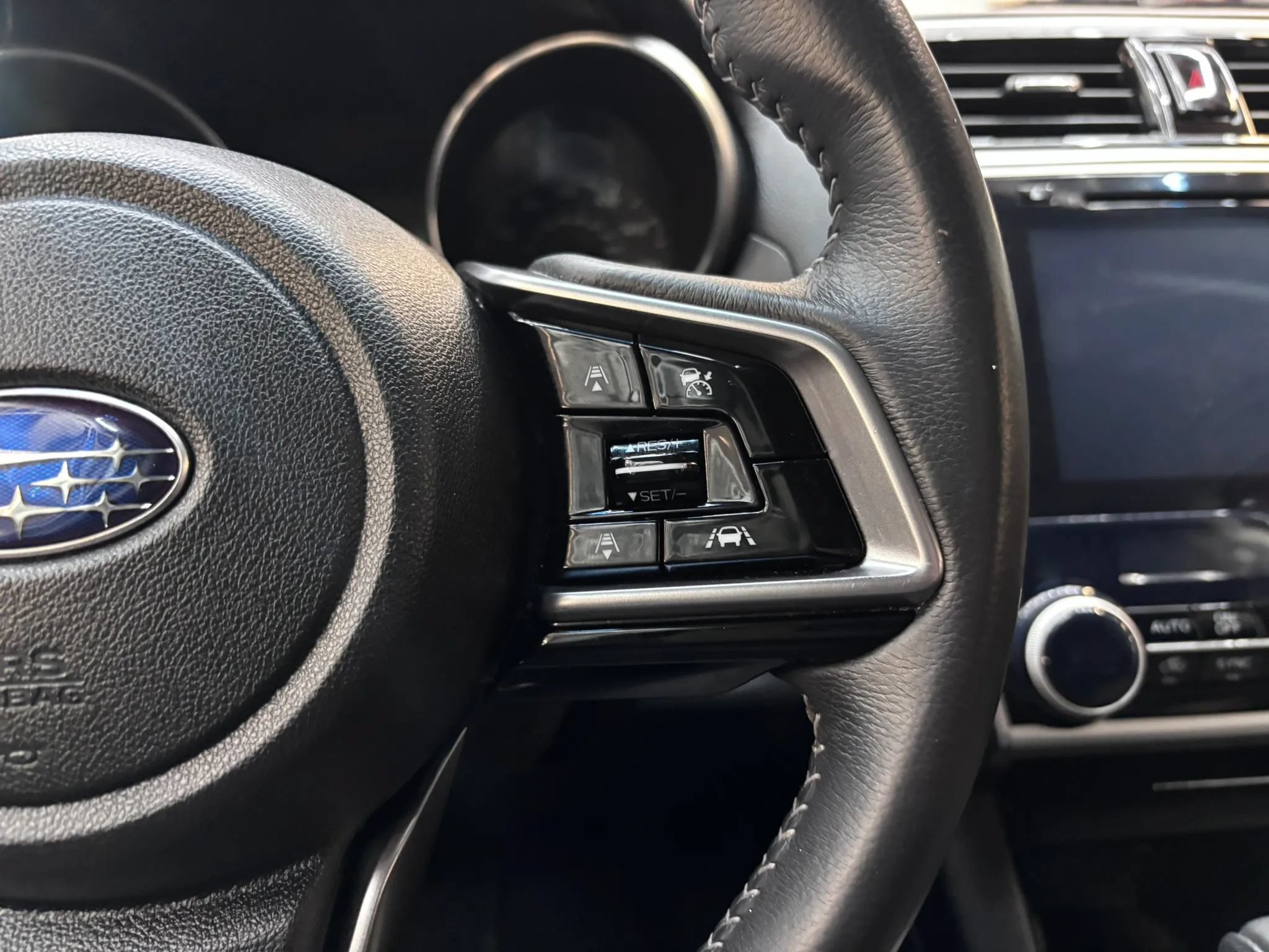 Used 2019 Subaru Outback 3.6R Limited AWD/4WD image 15