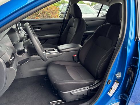 Used 2025 Nissan Sentra SV FWD image 30