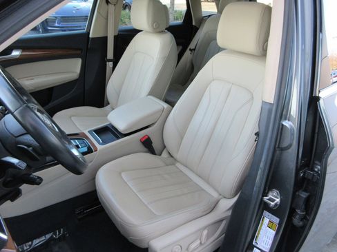 Used 2022 Audi Q5 2.0T Premium image 33