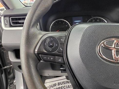 Used 2021 Toyota RAV4 LE FWD image 12