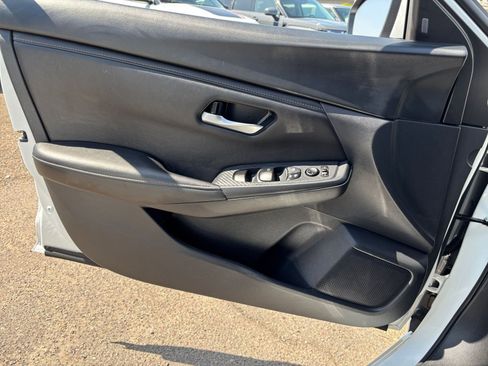 Used 2025 Nissan Sentra SV FWD image 18
