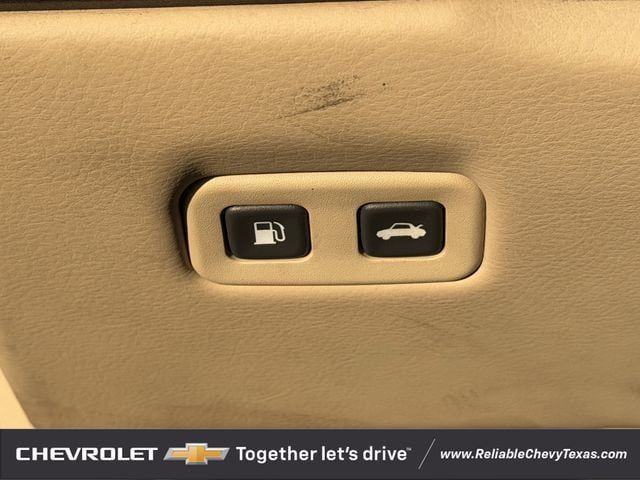 Used 2005 Chevrolet Corvette Coupe w/ Preferred Equipment Group RWD image 25
