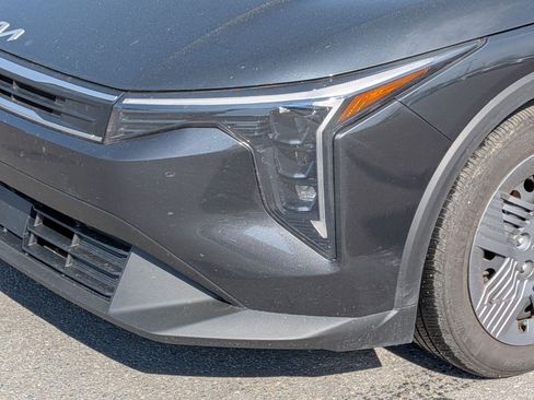 Used 2025 Kia K4 LX image 9