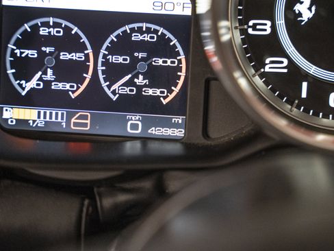 Used 2015 Ferrari California T image 38