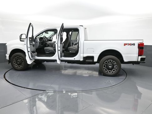 Used 2024 Ford F250 XL w/ STX Appearance Package image 39