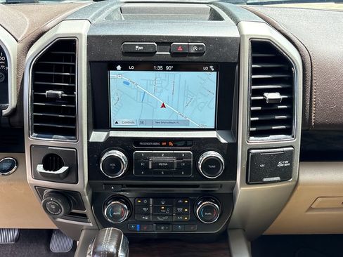 Used 2018 Ford F150 Lariat RWD image 23
