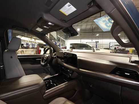 Certified 2025 Chevrolet Tahoe LT image 30