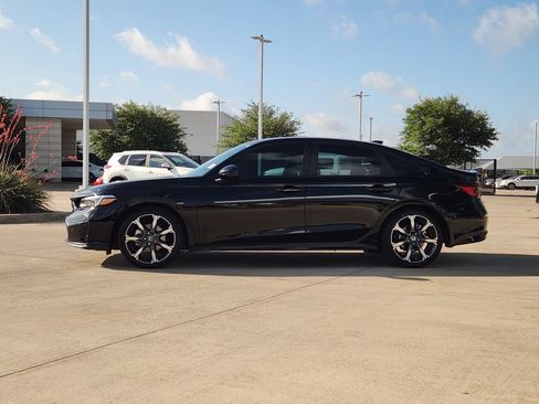 Used 2025 Honda Civic Sport image 4