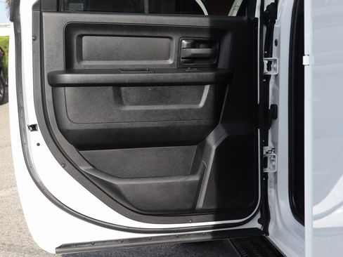 Used 2021 RAM 5500 Tradesman w/ Chrome Appearance Group image 33