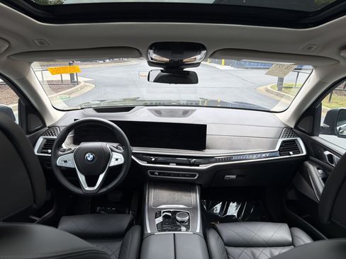 Used 2024 BMW X7 xDrive40i w/ Premium Package AWD/4WD image 18