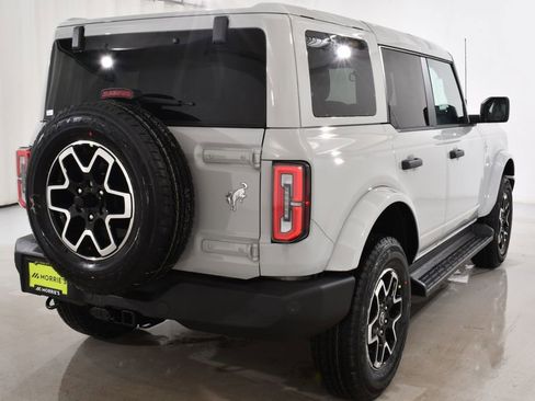 New 2026 Ford Bronco Outer Banks AWD/4WD image 12