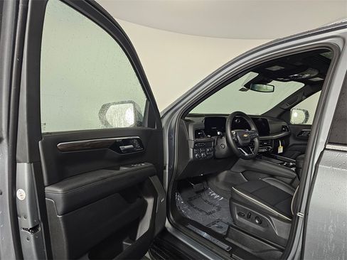 New 2026 Chevrolet Suburban Premier w/ Sun And Tow Package image 22