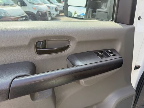 Used 2020 Nissan NV 2500 SV RWD image 19