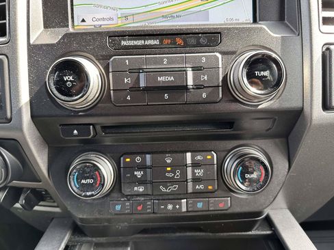 Used 2017 Ford F150 Raptor w/ Equipment Group 802A Luxury AWD/4WD image 24