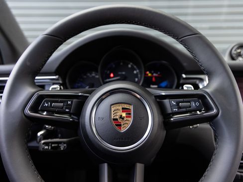 Certified 2026 Porsche Macan AWD/4WD image 14