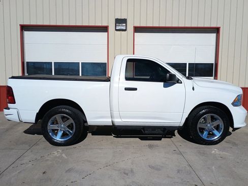 Used 2016 RAM 1500 Express image 22