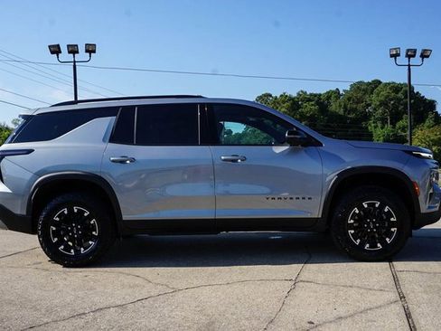 Used 2025 Chevrolet Traverse Z71 w/ LPO, Floor Liner Package image 3