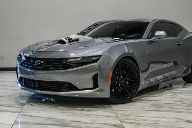 Used 2021 Chevrolet Camaro LT RWD image 6