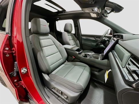 New 2026 GMC Terrain AT4 w/ Convenience Package III image 30