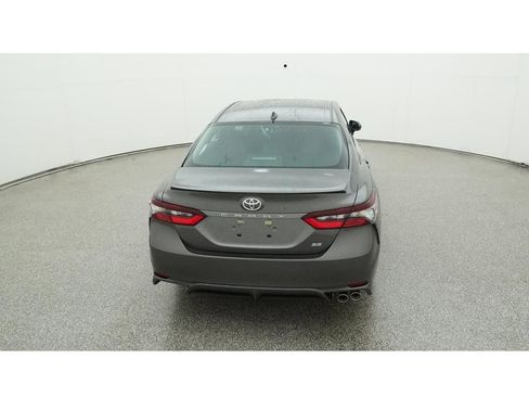 Used 2023 Toyota Camry SE image 8