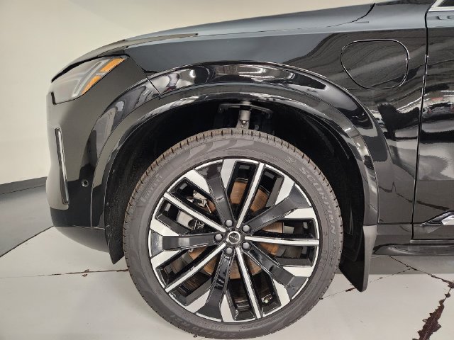 New 2026 Volvo XC90 T8 Plus w/ Protection Package Premier AWD/4WD image 11