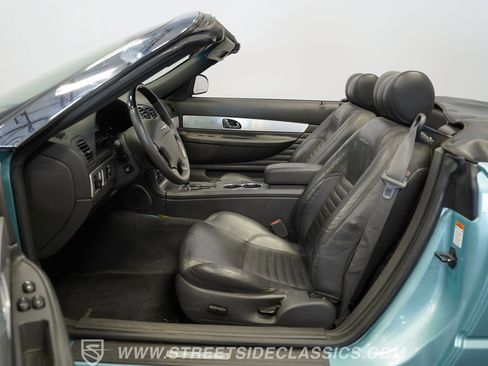 Used 2002 Ford Thunderbird RWD image 3