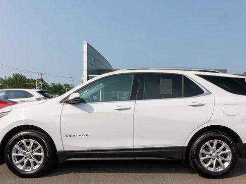 Used 2019 Chevrolet Equinox LT w/ Sun & Navigation Package AWD/4WD image 9