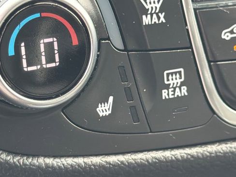 Used 2023 Chevrolet Equinox LT FWD image 31