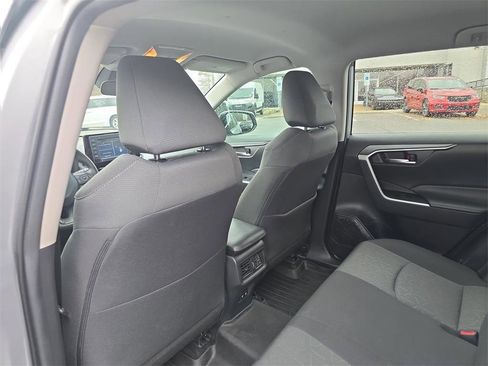 Used 2021 Toyota RAV4 XLE image 17