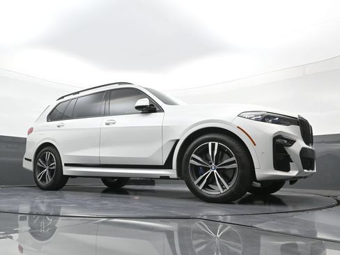 Used 2022 BMW X7 M50i w/ Dynamic Handling Package AWD/4WD image 23