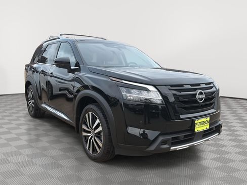 Used 2024 Nissan Pathfinder Platinum w/ Black Appearance Package FWD image 1
