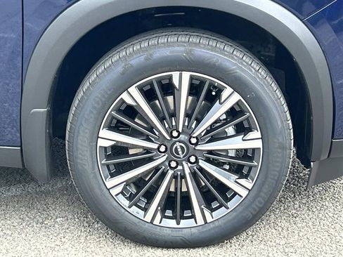 New 2026 Nissan Pathfinder Platinum AWD/4WD image 9