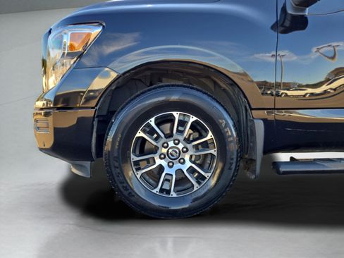 Used 2021 Nissan Titan SV w/ SV Convenience Package image 14
