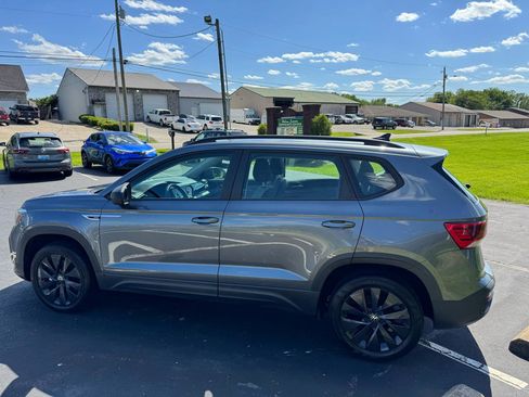 Used 2022 Volkswagen Taos S FWD image 5