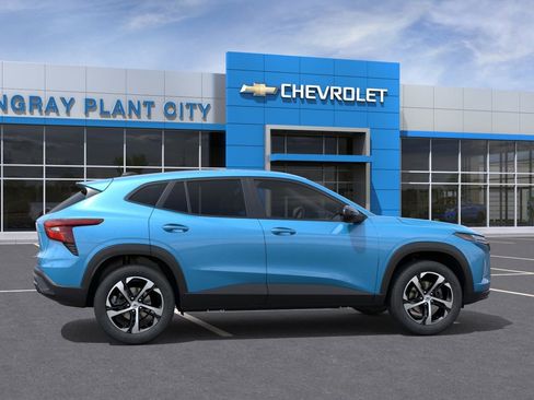 New 2026 Chevrolet Trax RS w/ Sunroof Package FWD image 5