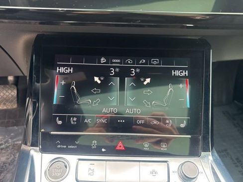 Used 2023 Audi e-tron Premium Plus w/ Premium Plus Package image 24