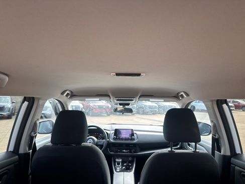 Used 2024 Nissan Rogue SV FWD image 33