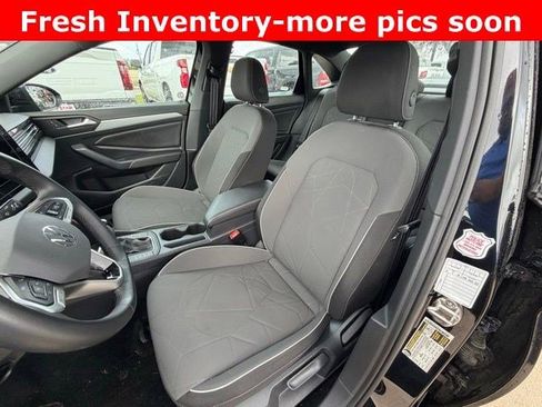 Used 2025 Volkswagen Jetta Sport image 8