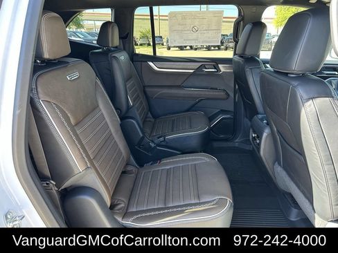 New 2026 GMC Acadia Denali Ultimate w/ LPO, Floor Liner Package AWD/4WD image 26