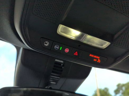 Used 2025 Chevrolet Traverse LT AWD/4WD image 23